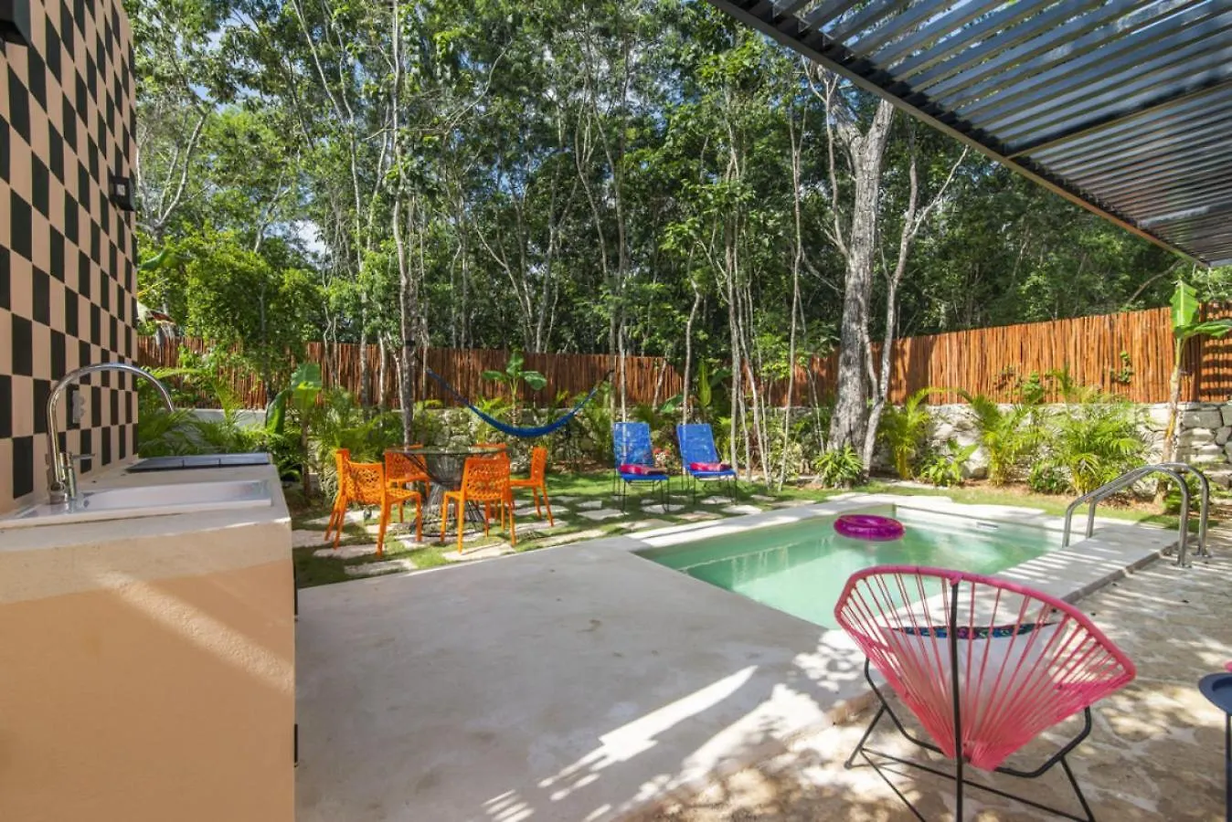 Feriehus Shes Moody Tulum 3 Bed Penthouse With Yard Pools Rooftop Aircon 15 Minute Drive To The Beach